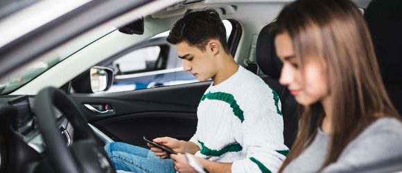 Financial Incentives Could Sway Teenagers Prone to Distracted Driving